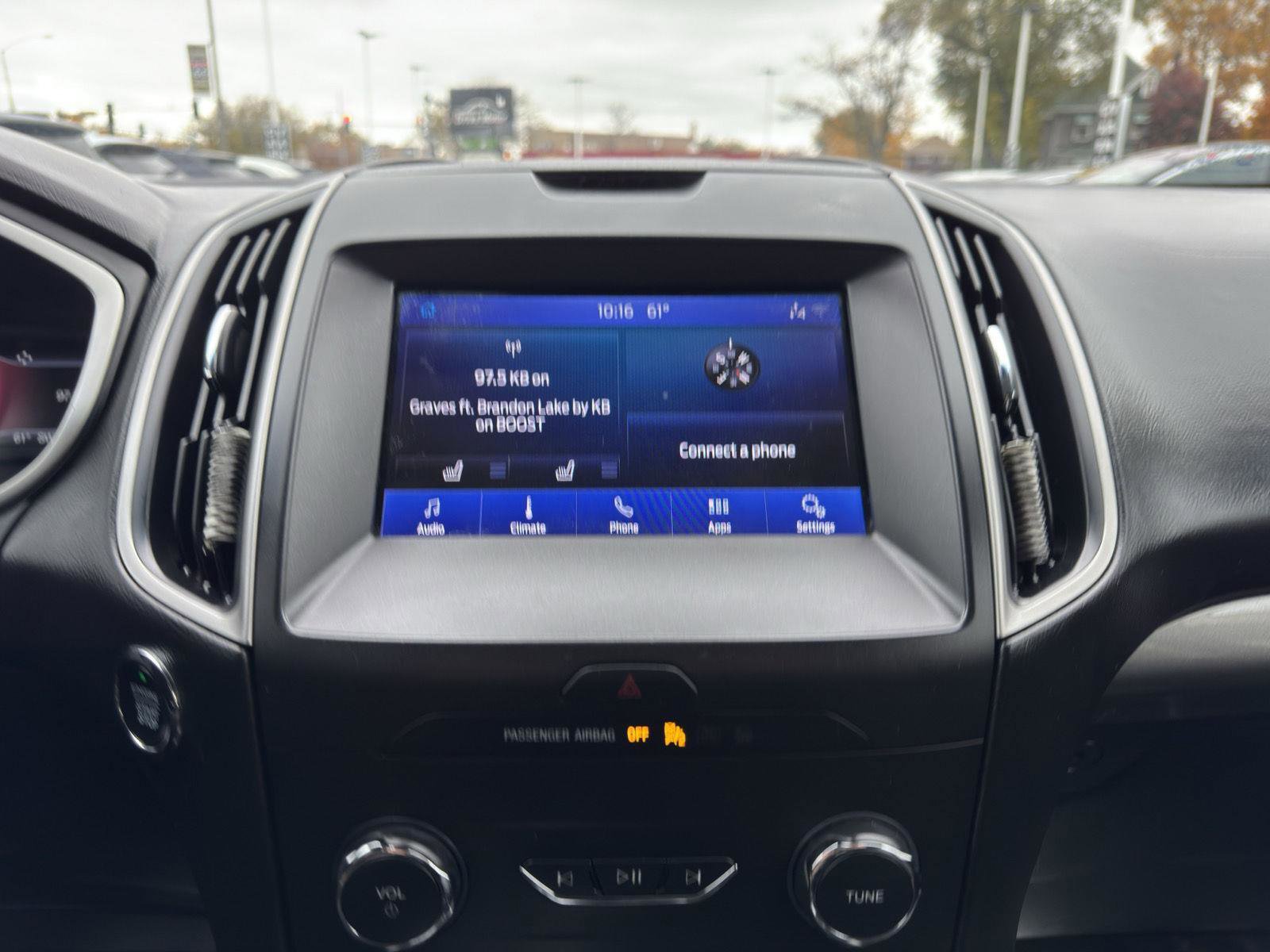 Used 2020 Ford Edge SEL image 29