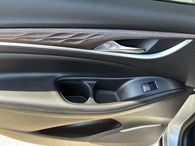 Used 2022 Buick Enclave Avenir w/ Avenir Technology Package image 17