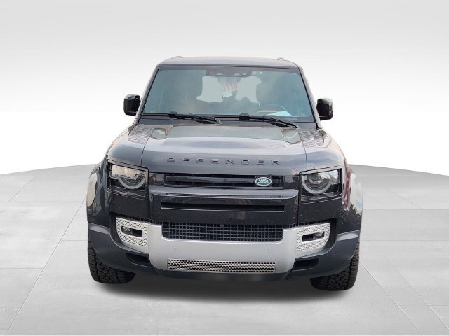Used 2023 Land Rover Defender 130 SE AWD/4WD image 2
