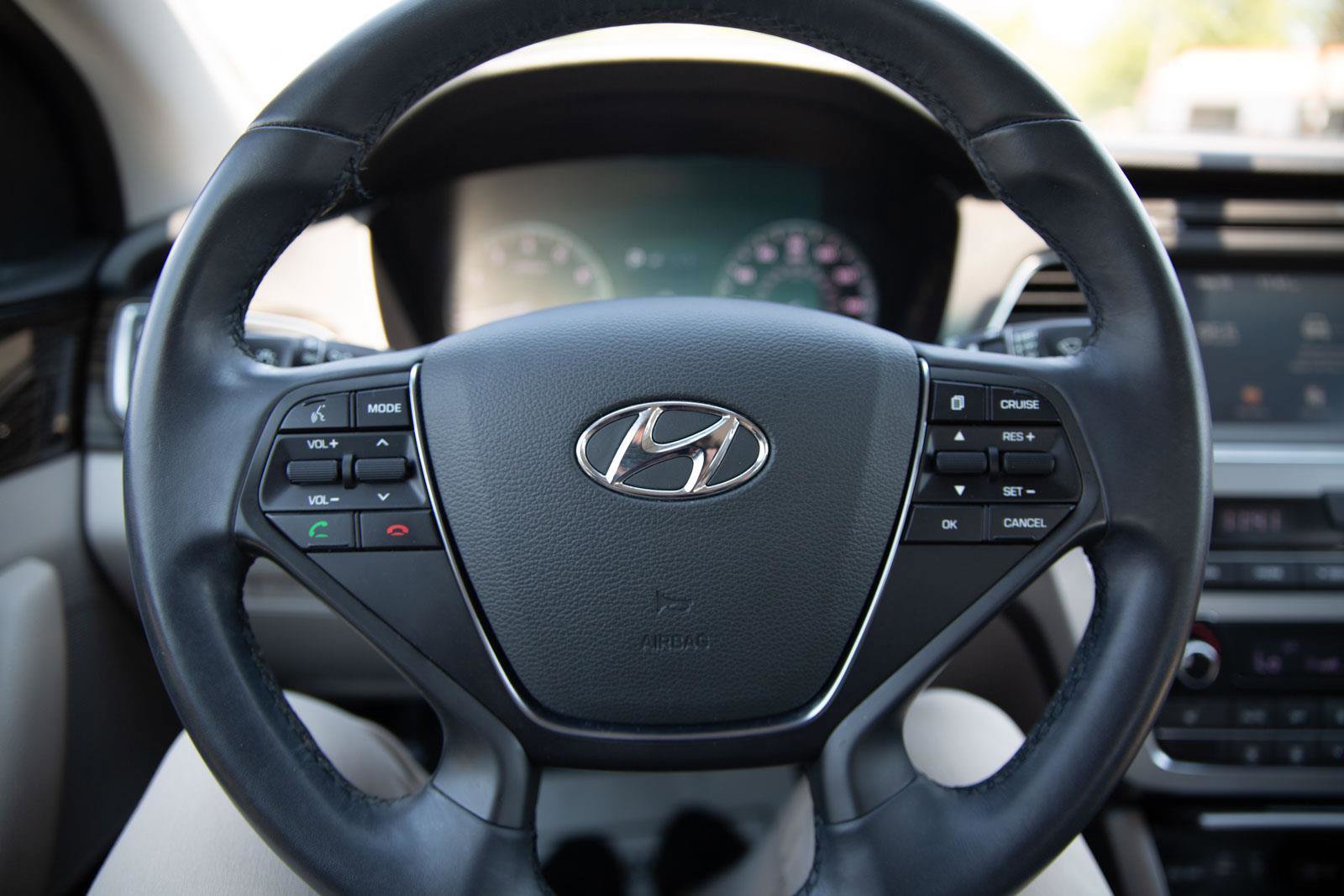 Used 2017 Hyundai Sonata Limited FWD image 11