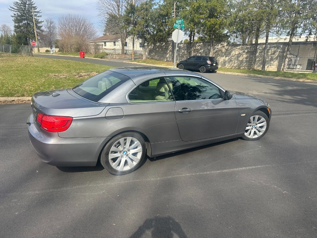 Used 2011 BMW 328i Convertible RWD image 9