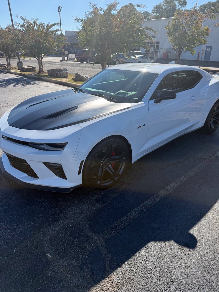Used 2018 Chevrolet Camaro SS RWD image 1