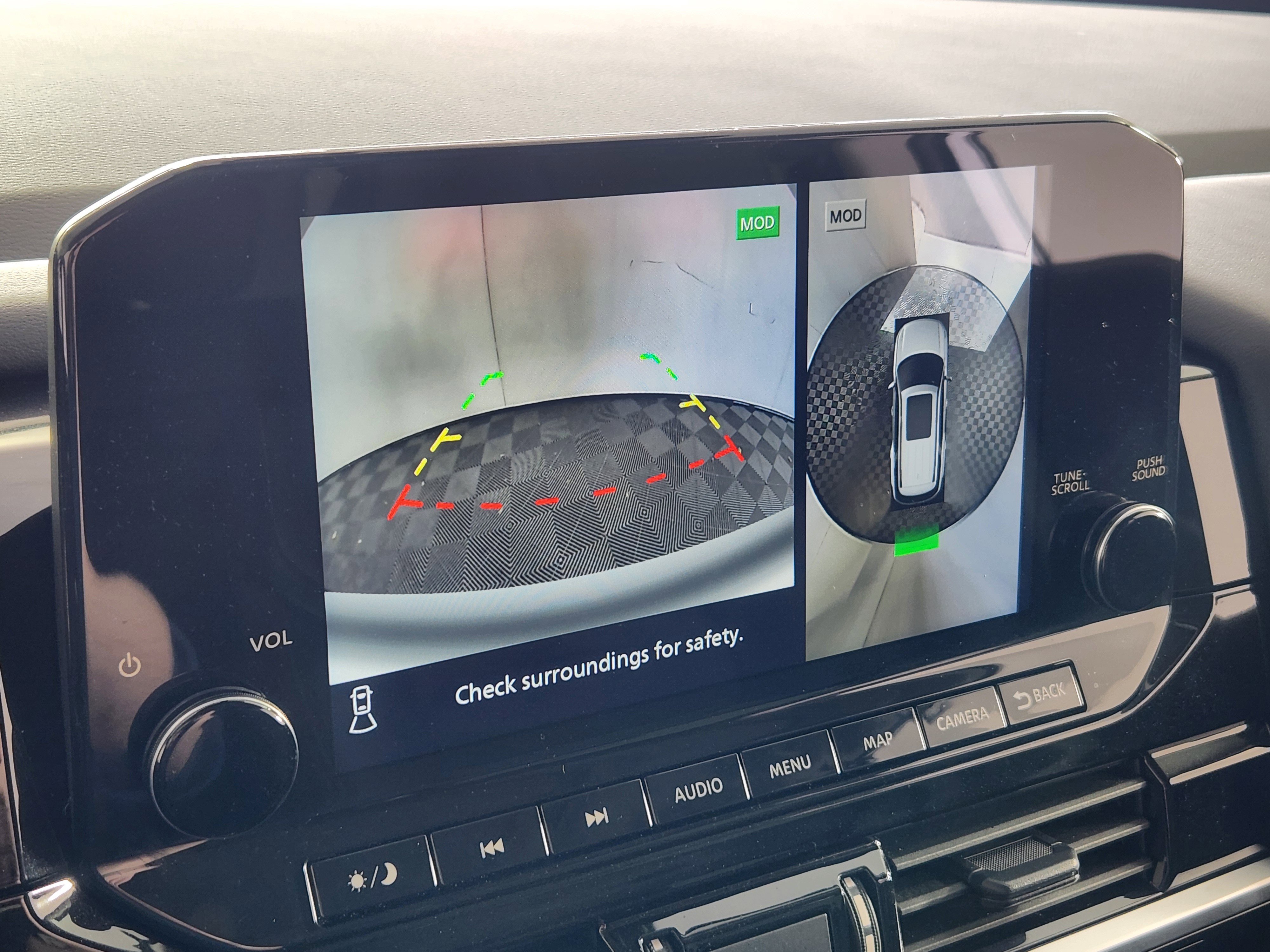 Used 2025 Nissan Pathfinder Platinum image 22