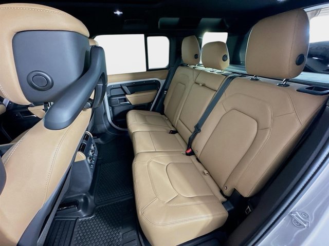Used 2026 Land Rover Defender 110 S image 24