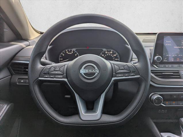 Used 2025 Nissan Altima 2.5 SV FWD image 15