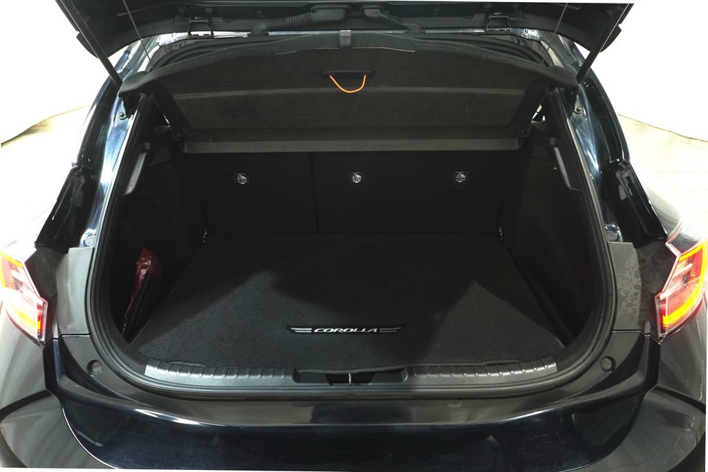 Used 2022 Toyota Corolla SE w/ Carpet Mat Package (TMS) FWD image 6