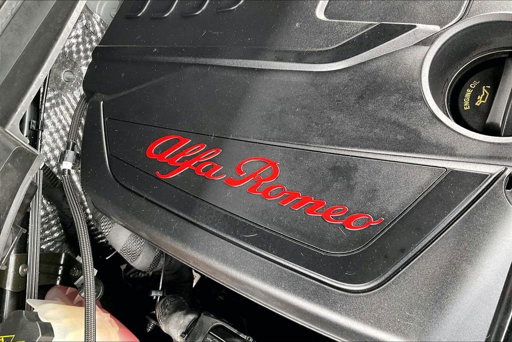 Used 2018 Alfa Romeo Stelvio Ti AWD/4WD image 33