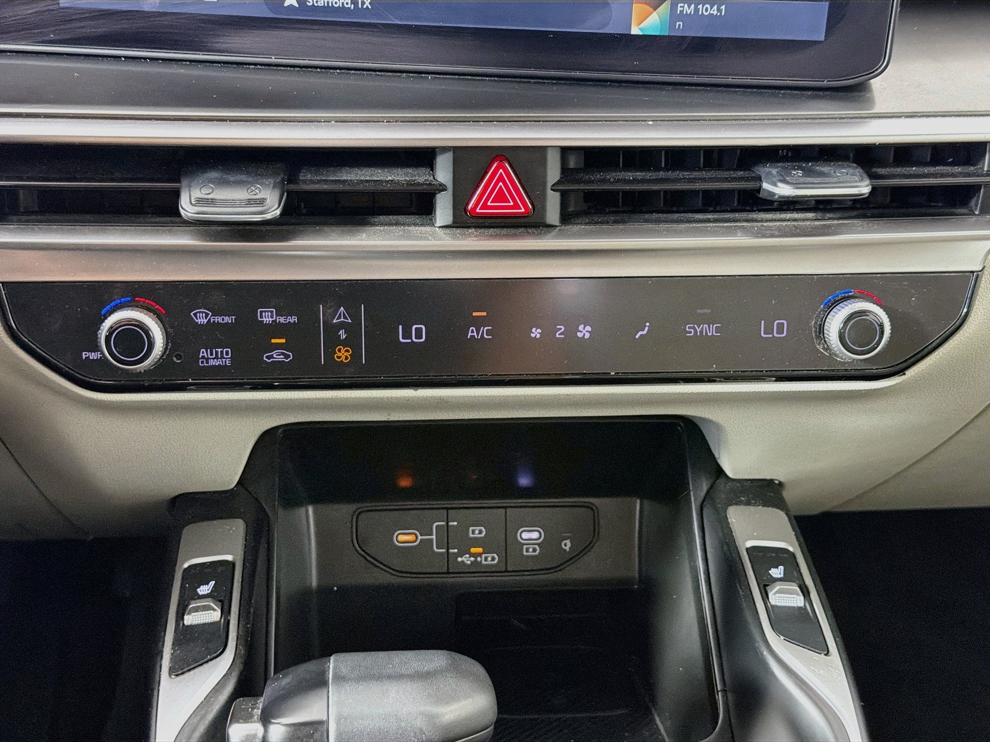 Used 2025 Kia Sorento S w/ Panoramic Sunroof Package FWD image 24