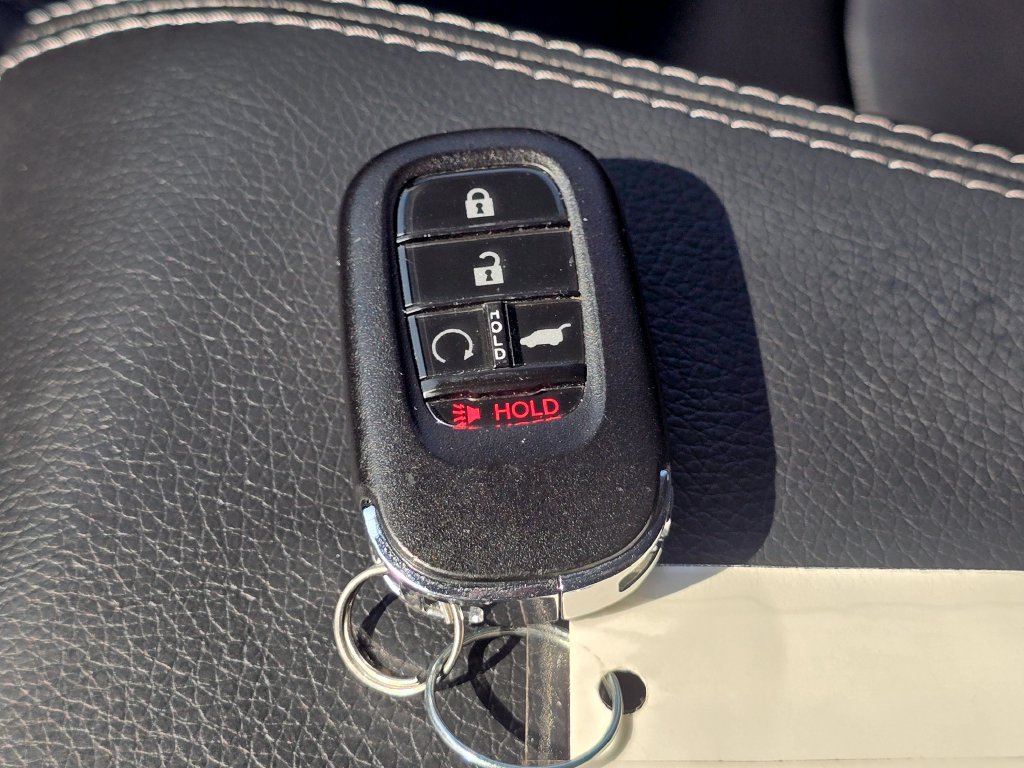 Certified 2025 Honda Pilot Touring image 35