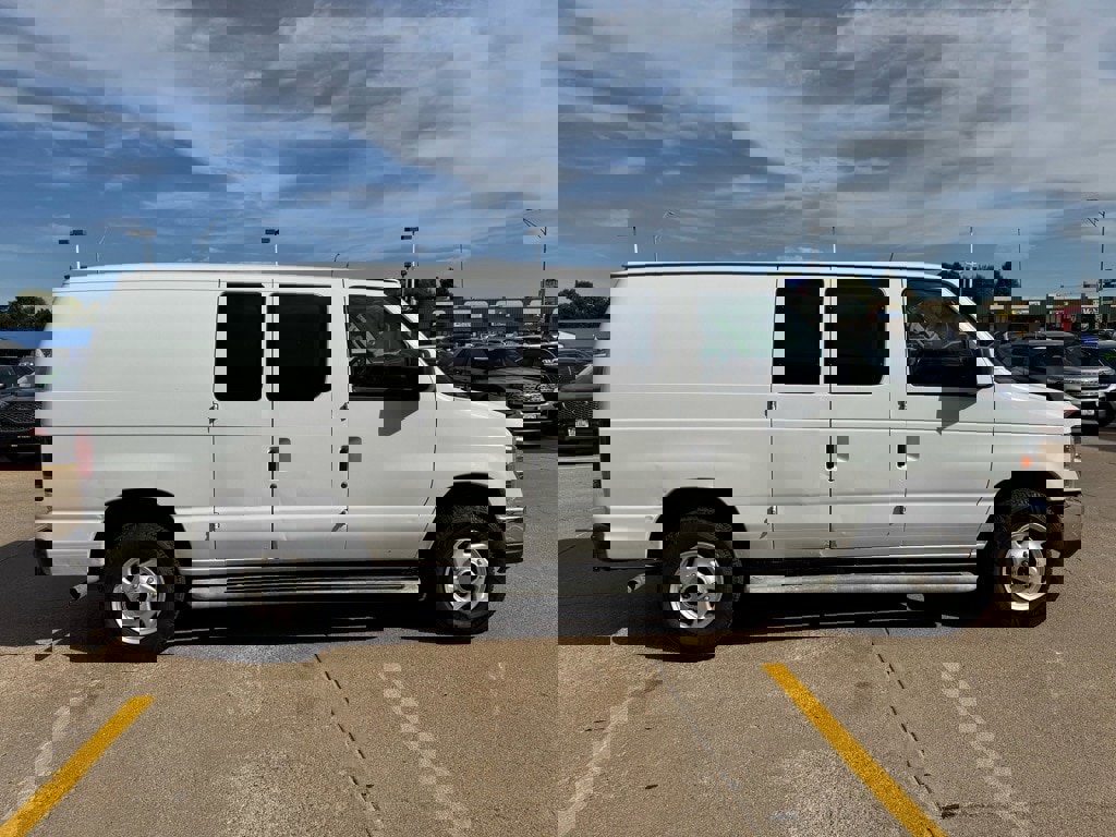 Used 2014 Ford E-250 and Econoline 250 w/ Power Group image 8