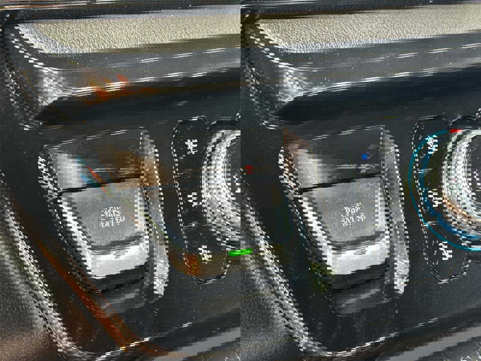 Used 2022 GMC Sierra 1500 AT4 w/ AT4 Preferred Package image 29