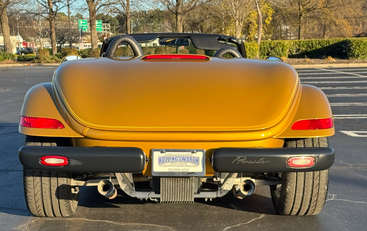 Used 2002 Chrysler Prowler image 4
