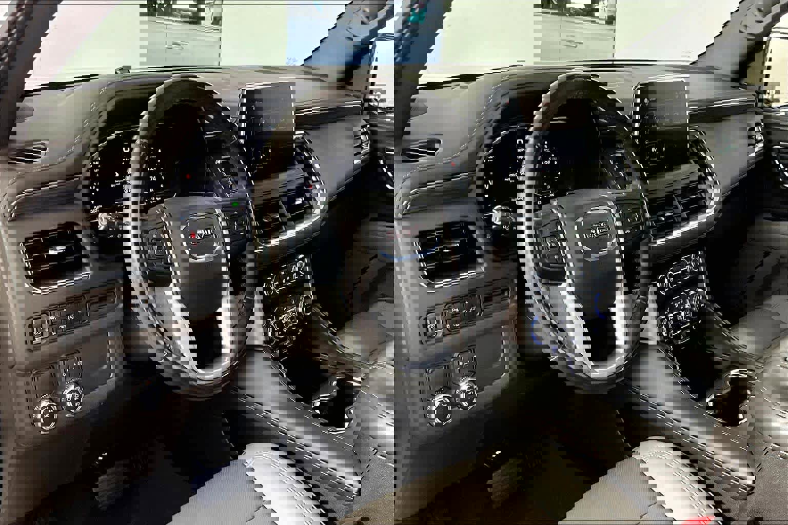 Certified 2022 GMC Yukon SLT w/ SLT Premium Package image 18