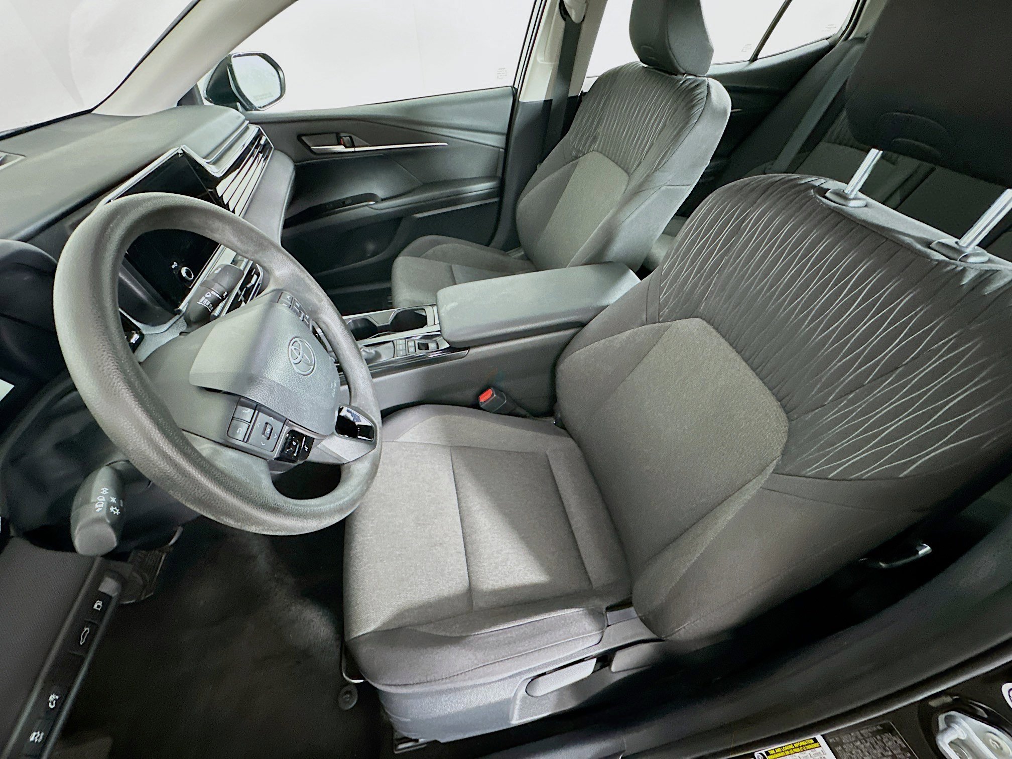 Used 2025 Toyota Camry LE image 13