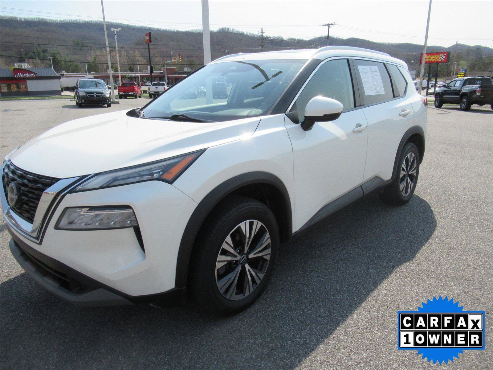 Used 2022 Nissan Rogue SV w/ SV Premium Package image 7