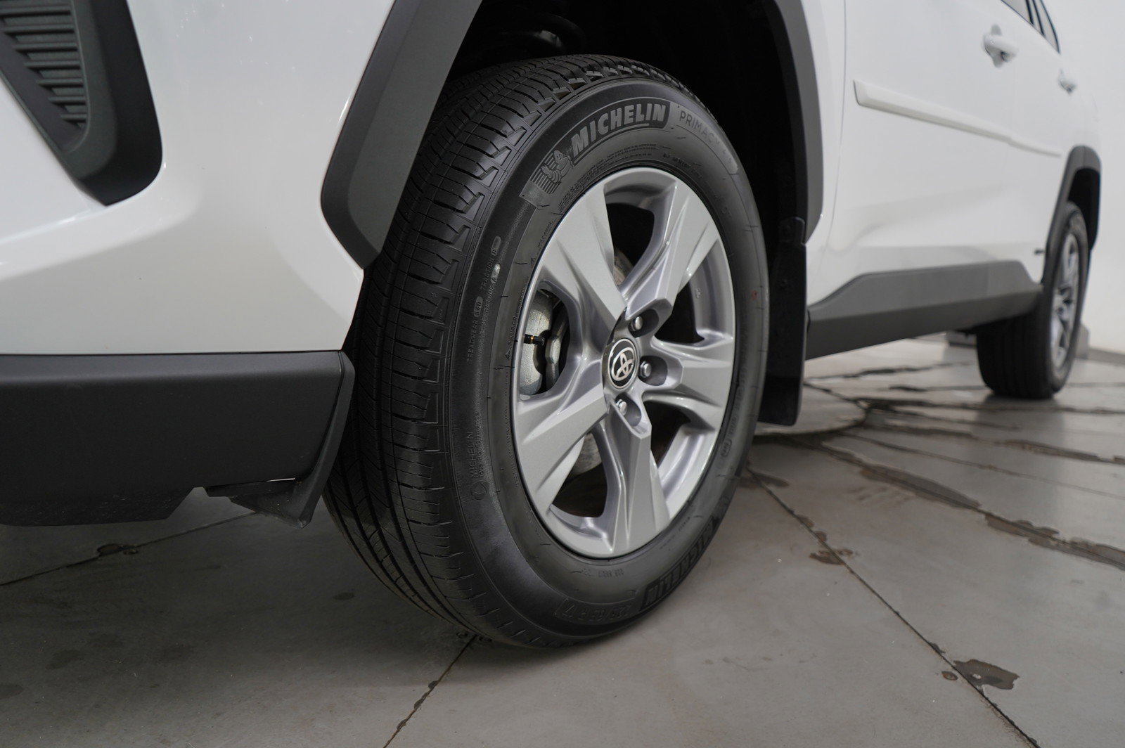 Used 2025 Toyota RAV4 XLE image 25