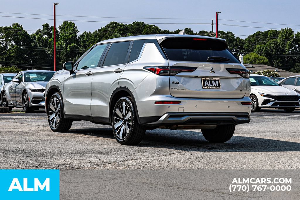 Used 2025 Mitsubishi Outlander SE FWD image 6