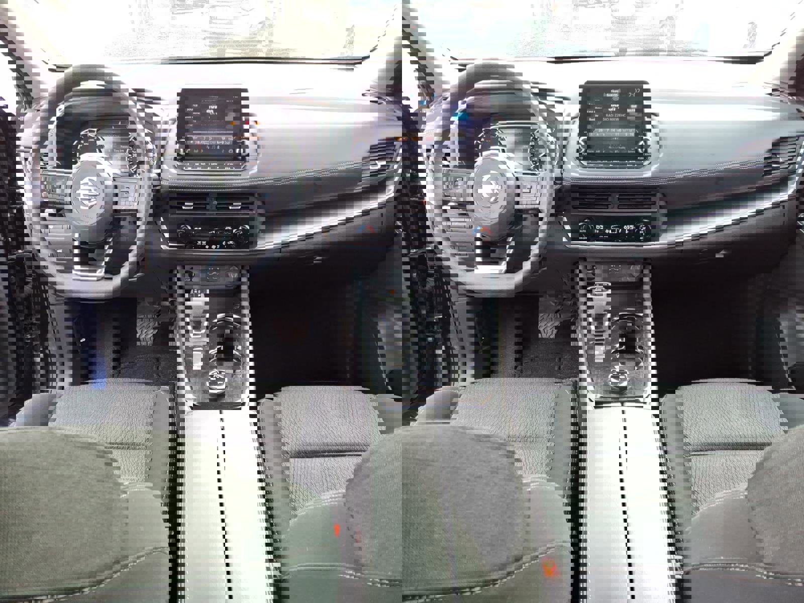 Used 2024 Nissan Rogue SV image 7