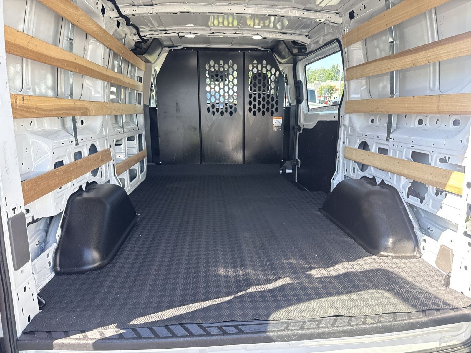 Used 2025 Ford Transit 250 Low Roof w/ Exterior Upgrade Package RWD image 21