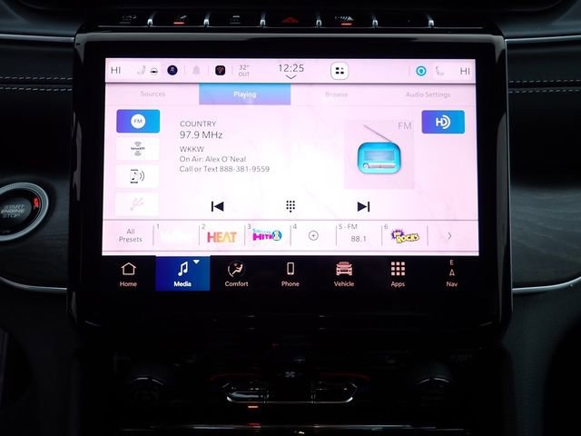 New 2025 Jeep Grand Cherokee Limited w/ MOPAR Finishing Package AWD/4WD image 21