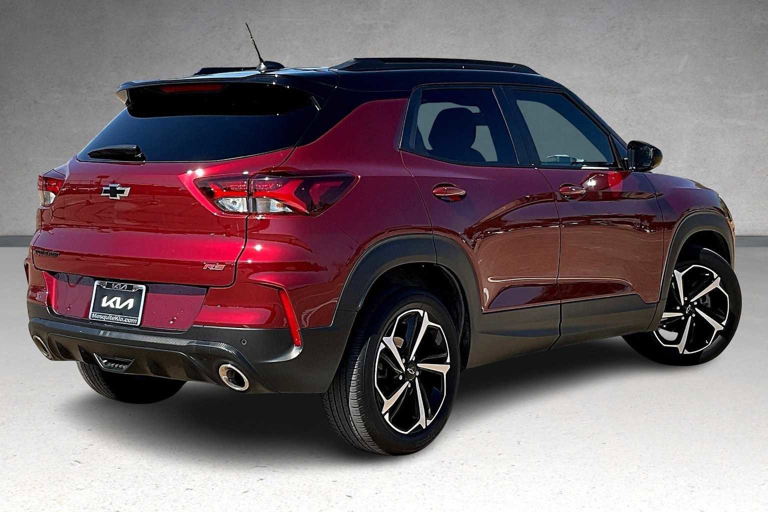 Used 2023 Chevrolet TrailBlazer RS w/ Sun and Liftgate Package image 22