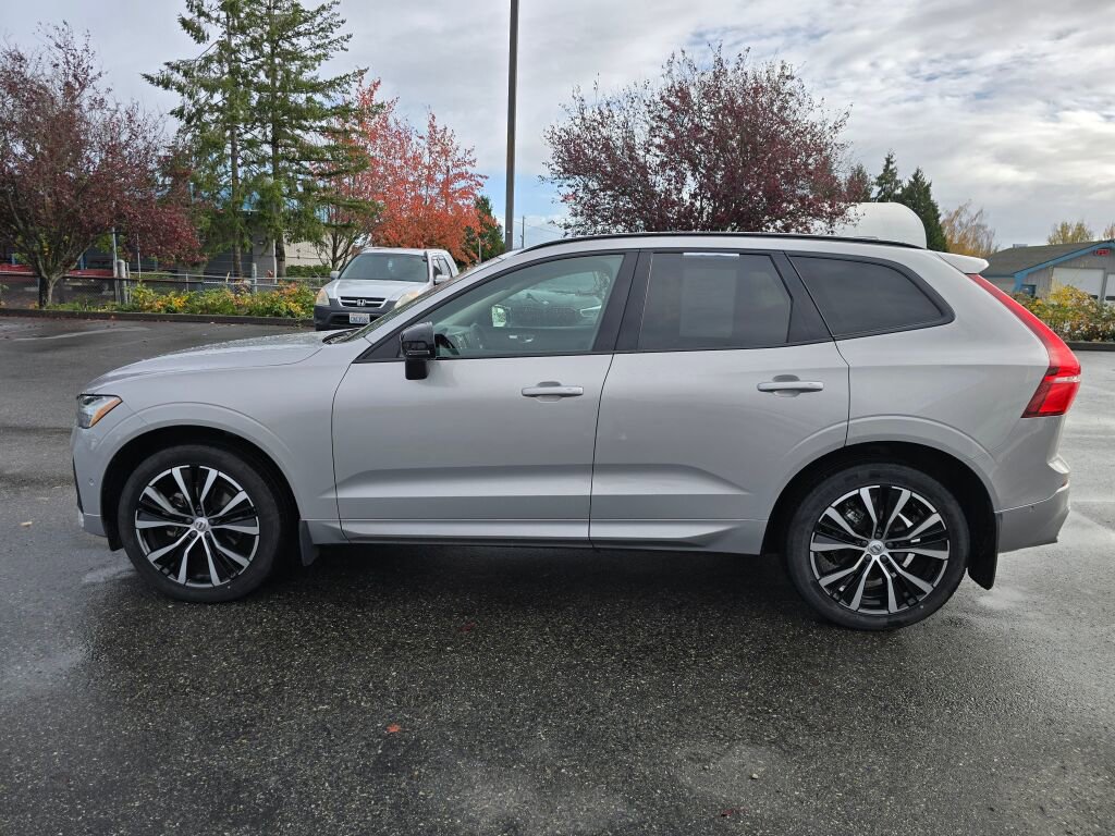 Used 2023 Volvo XC60 B5 Plus w/ Climate Package image 4