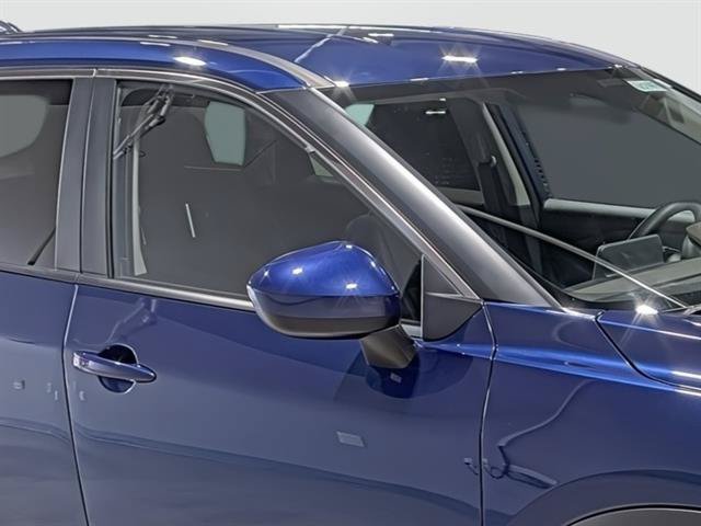Used 2023 Nissan Rogue SV AWD/4WD image 16