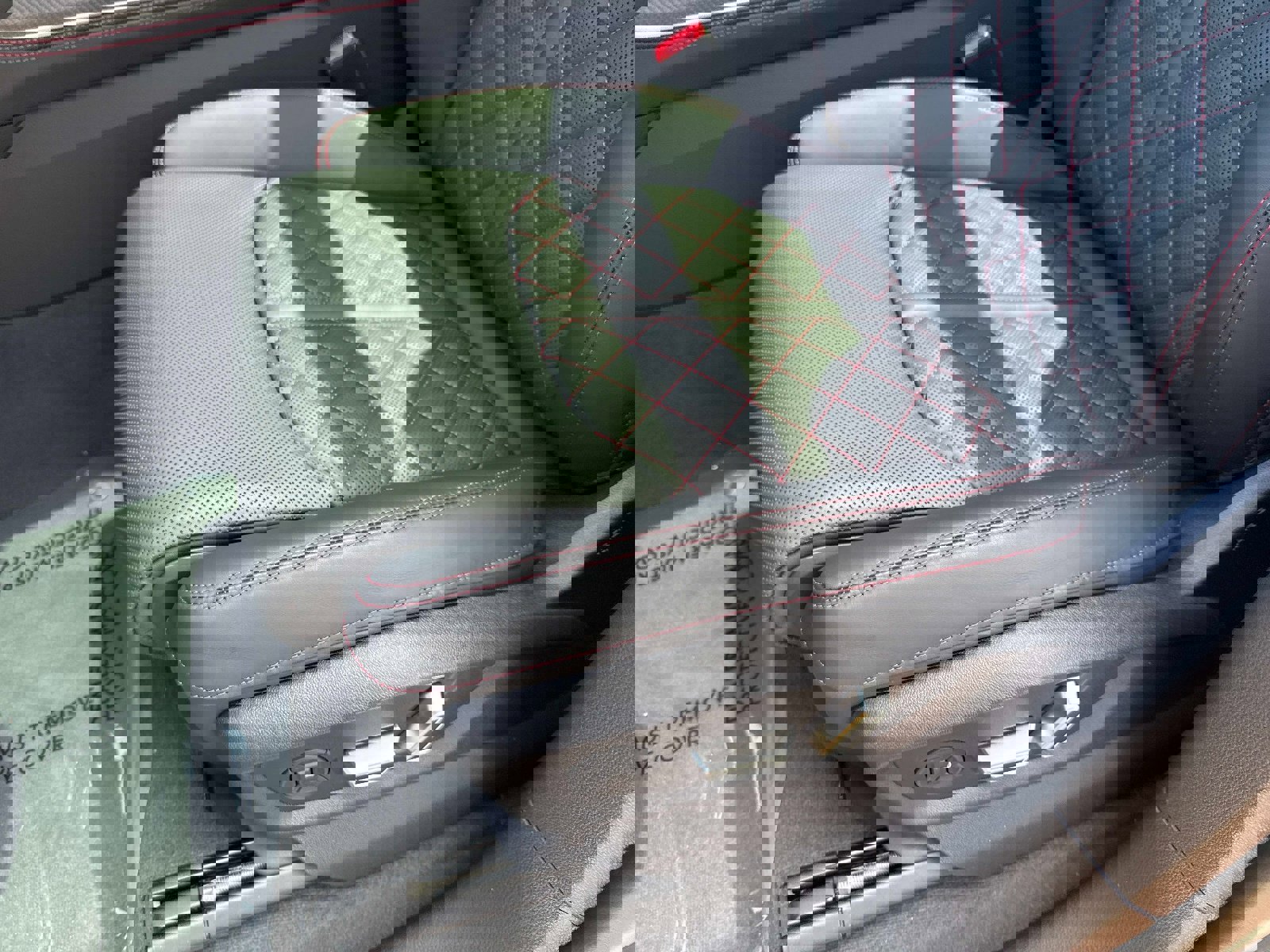 New 2026 Audi SQ8 Prestige AWD/4WD image 16