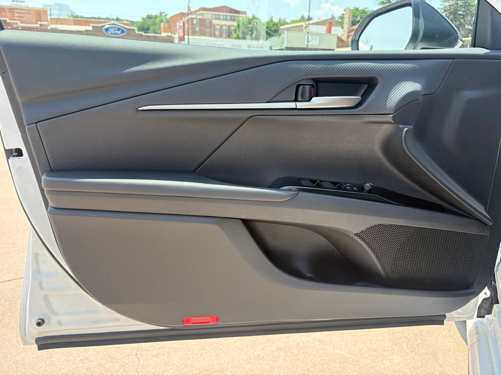 New 2026 Toyota Camry Hybrid FWD image 20