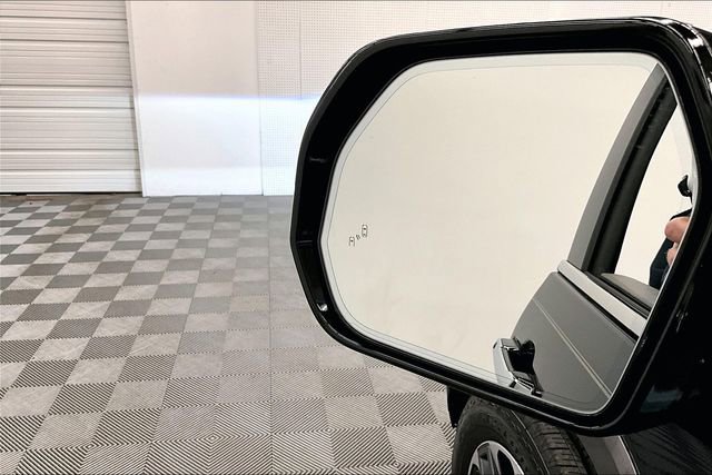 Used 2025 Toyota Tundra Limited image 30