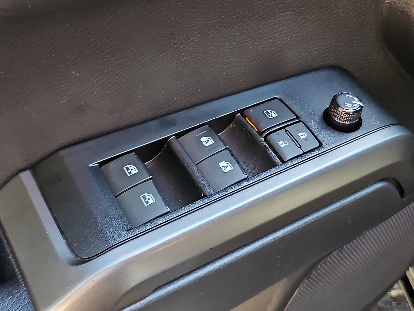 Used 2023 Toyota Tacoma TRD Off-Road w/ Technology Package AWD/4WD image 24