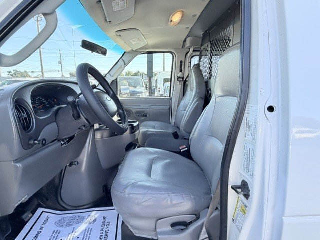 Used 2006 Ford E-250 and Econoline 250 RWD image 17