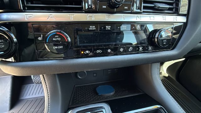 New 2026 Nissan Pathfinder SL image 14