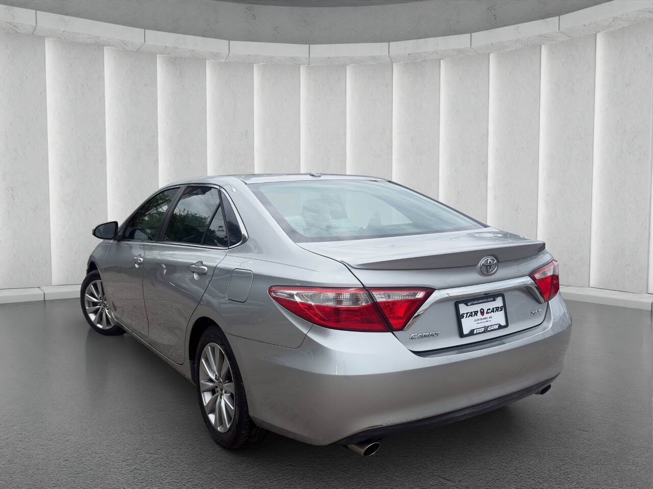 Used 2016 Toyota Camry XLE FWD image 3