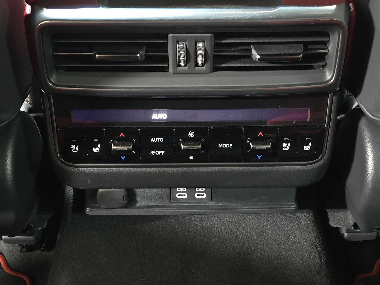 Used 2023 Lexus LX 600 F Sport w/ Accessory Package (Z1) AWD/4WD image 18