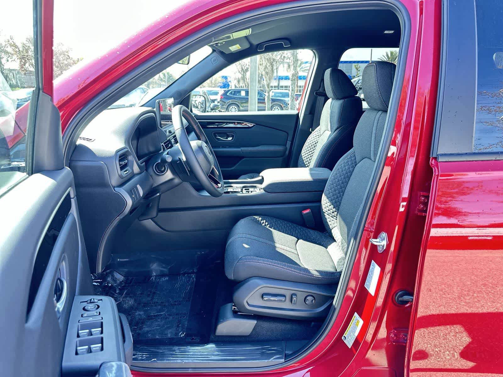 New 2026 Honda Pilot Sport image 2