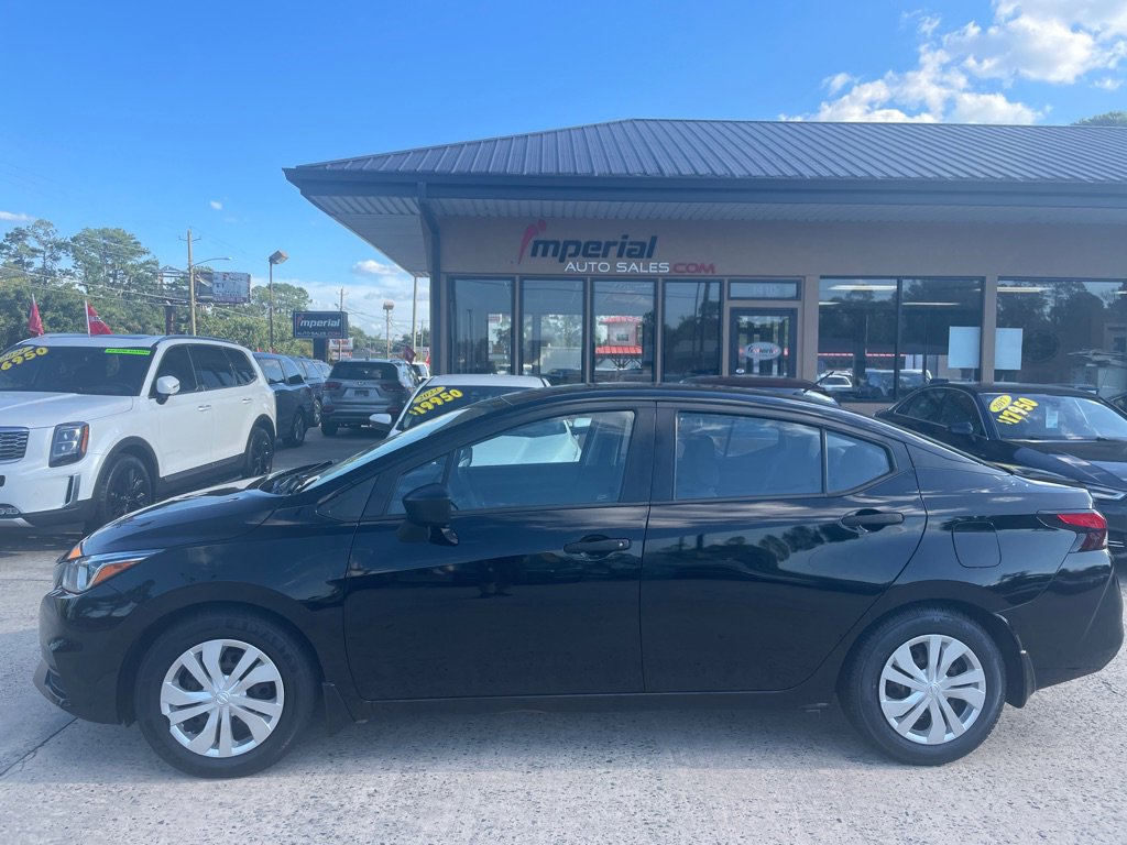 Used 2020 Nissan Versa S image 2