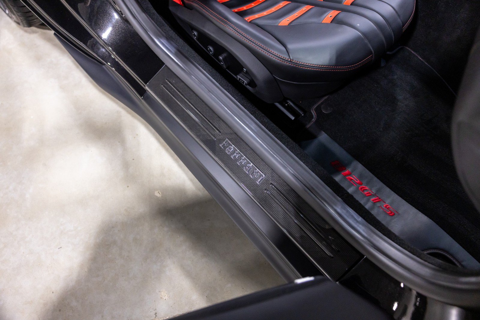 Used 2021 Ferrari 812 GTS RWD image 32