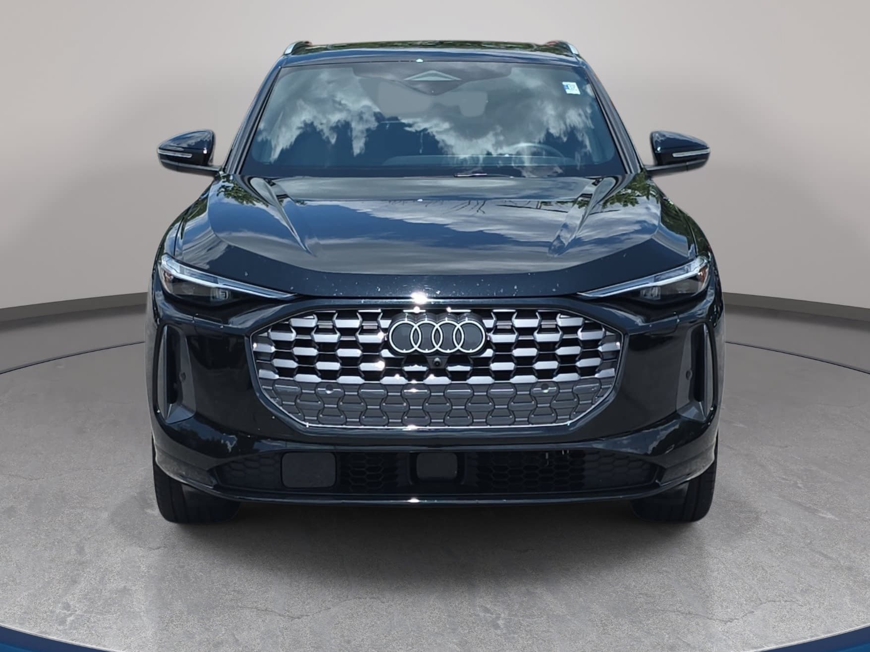 Used 2025 Audi Q5 Premium w/ Premium Plus AWD/4WD image 2