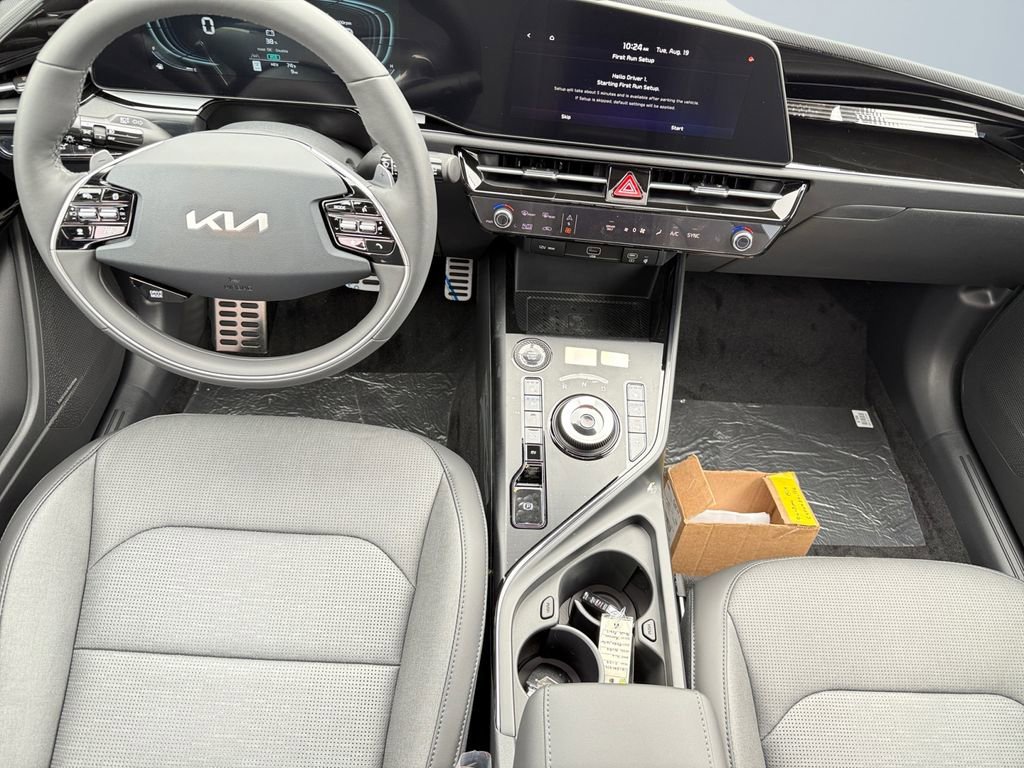 New 2025 Kia Niro SX Touring FWD image 11
