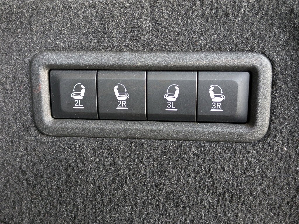 Used 2024 Jeep Grand Wagoneer L Series III image 16