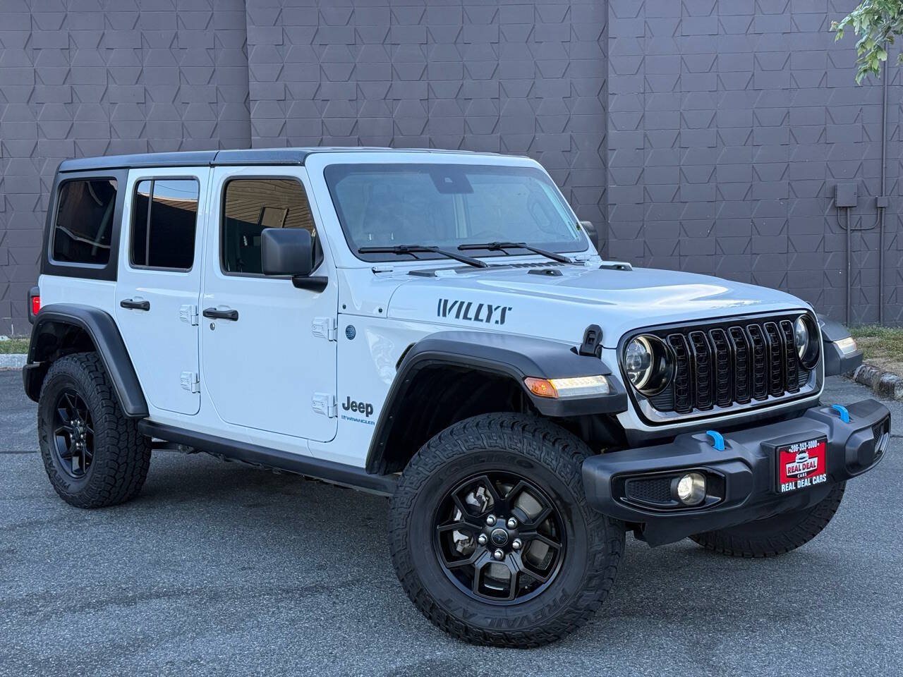 Used 2024 Jeep Wrangler Unlimited AWD/4WD image 3
