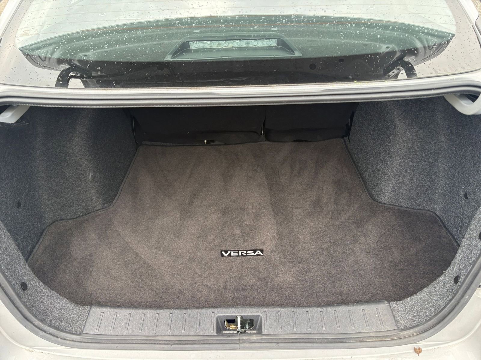 Used 2025 Nissan Versa SV FWD image 29