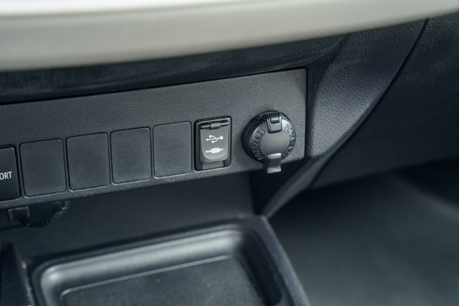 Used 2015 Toyota RAV4 LE FWD image 30
