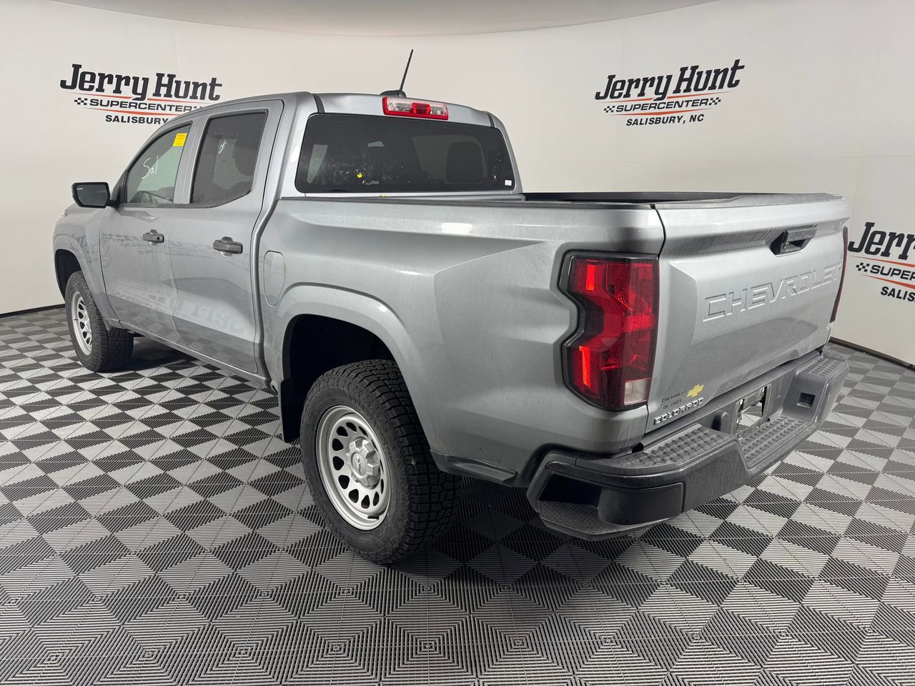 Used 2023 Chevrolet Colorado W/T image 7