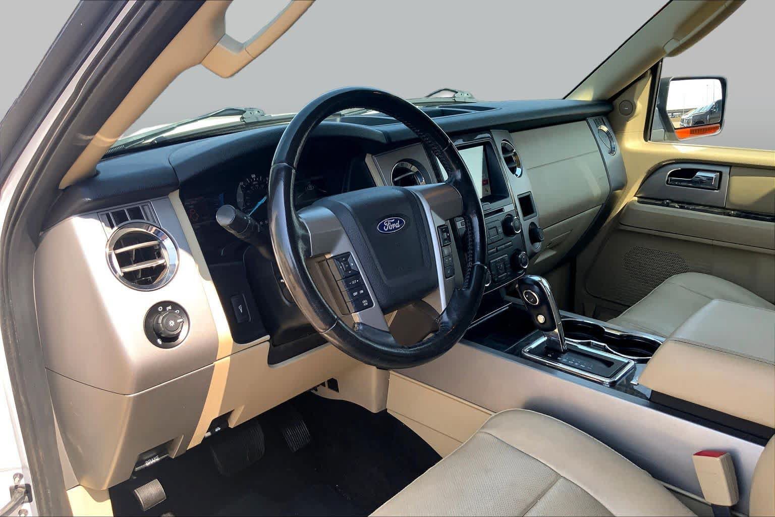 Used 2017 Ford Expedition EL Limited w/ Equipment Group 301A RWD image 18