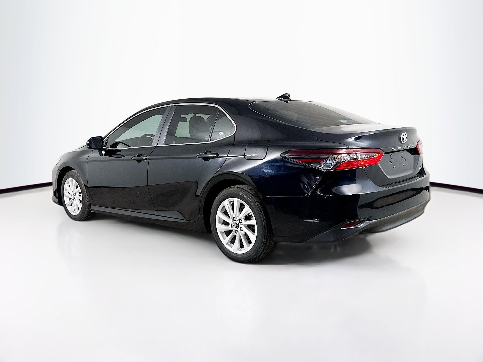 Used 2024 Toyota Camry LE image 28