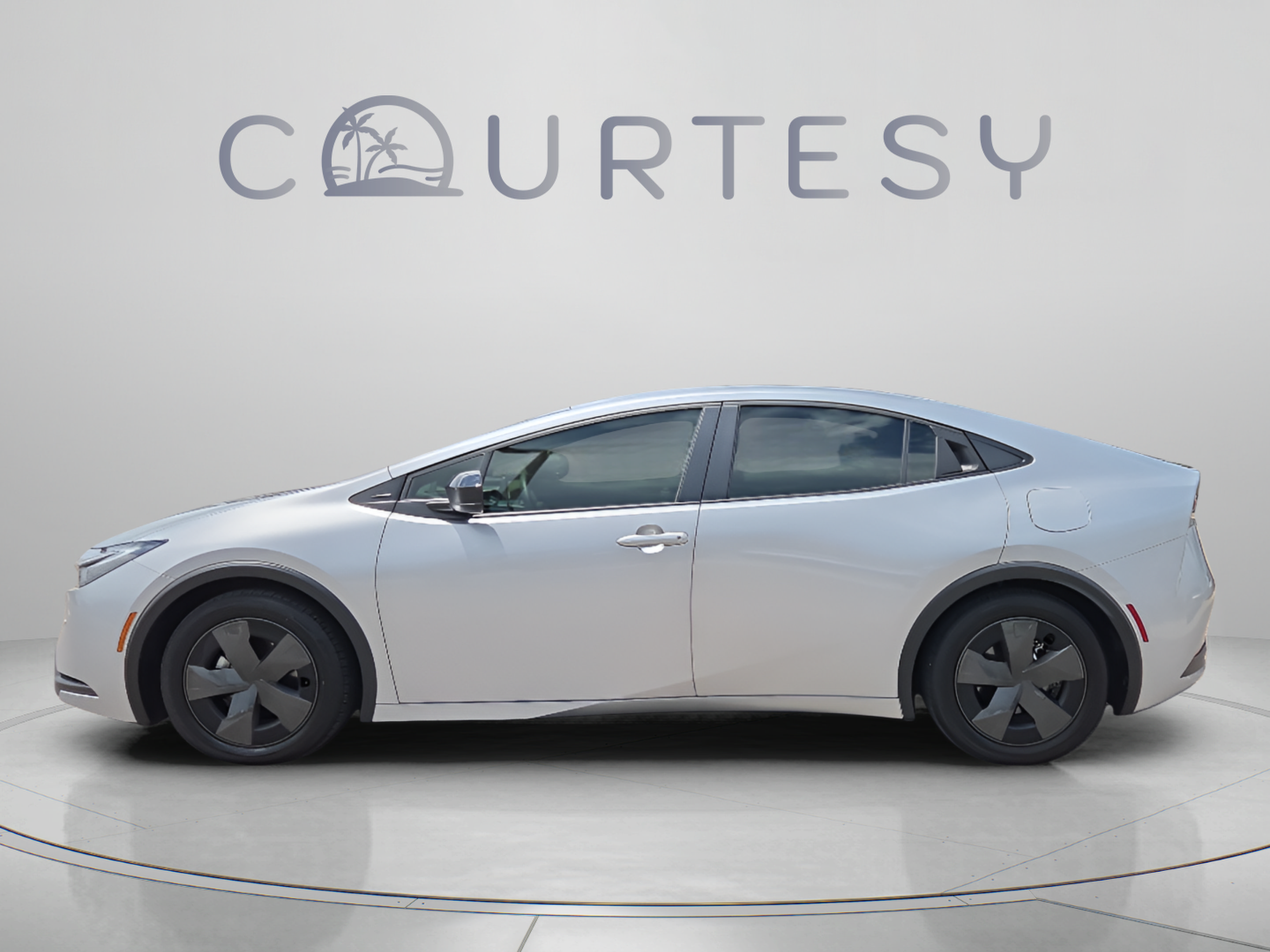 Certified 2025 Toyota Prius LE FWD image 2