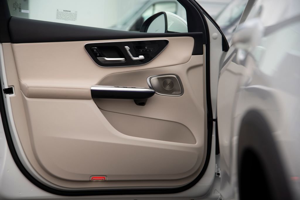 New 2026 Mercedes-Benz GLC 300 GLC 300 image 9