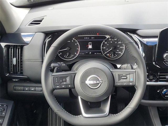 New 2025 Nissan Pathfinder SV w/ Black Appearance Package image 32